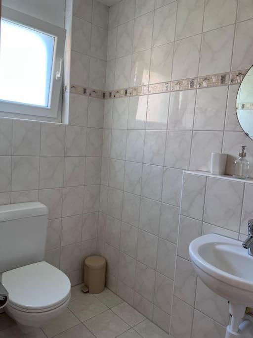 UtzenstorfBeautiful House With Free Parking On Premise别墅 外观 照片